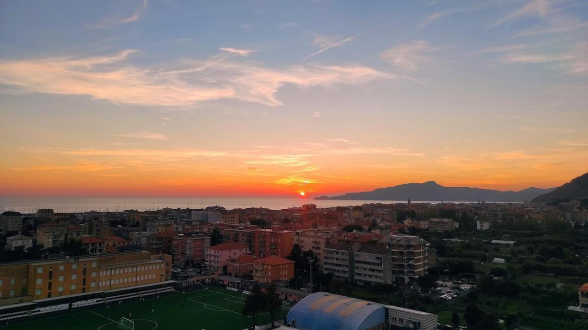 Super Vista Al Grattacielo Di Lavagna Leilighet Eksteriør bilde